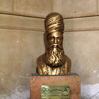 مجسمه کریمخان زند